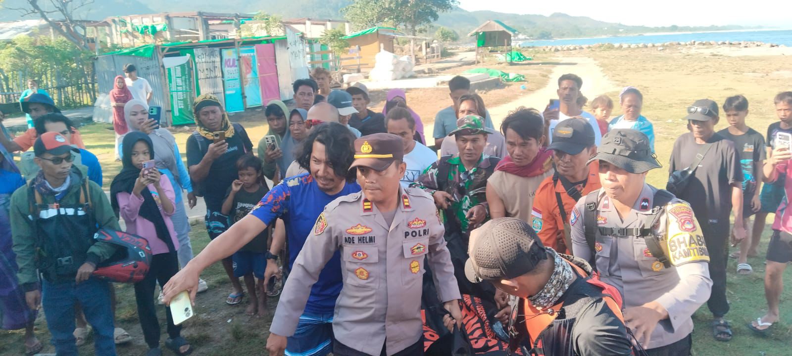Upaya Pencarian Korban Terseret Arus Pantai Lakey Akhirnya Membuahkan Hasil