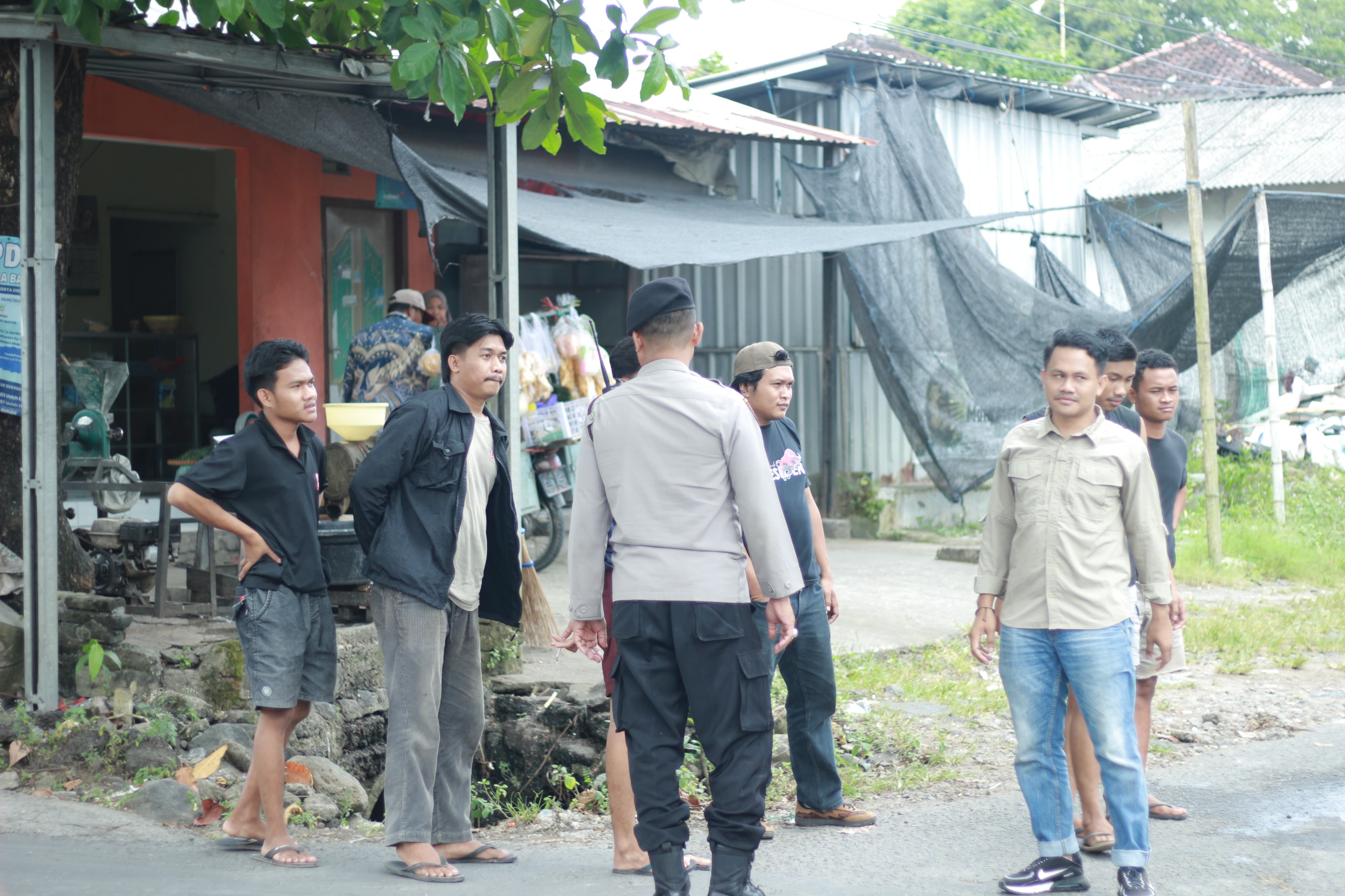 APPM-NTB Kecam Aktivitas Truk Ready Mix, Jalan Selong Belanak Rusak Parah